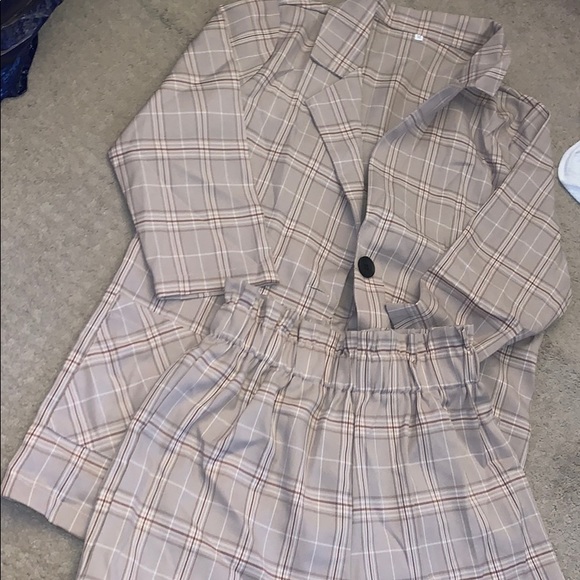 Plaid Blazer / Paper bag short Set - Picture 3 of 5